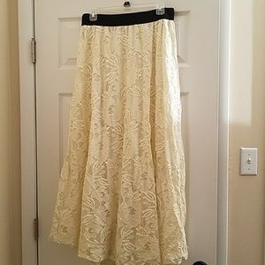 Long ecru skirt